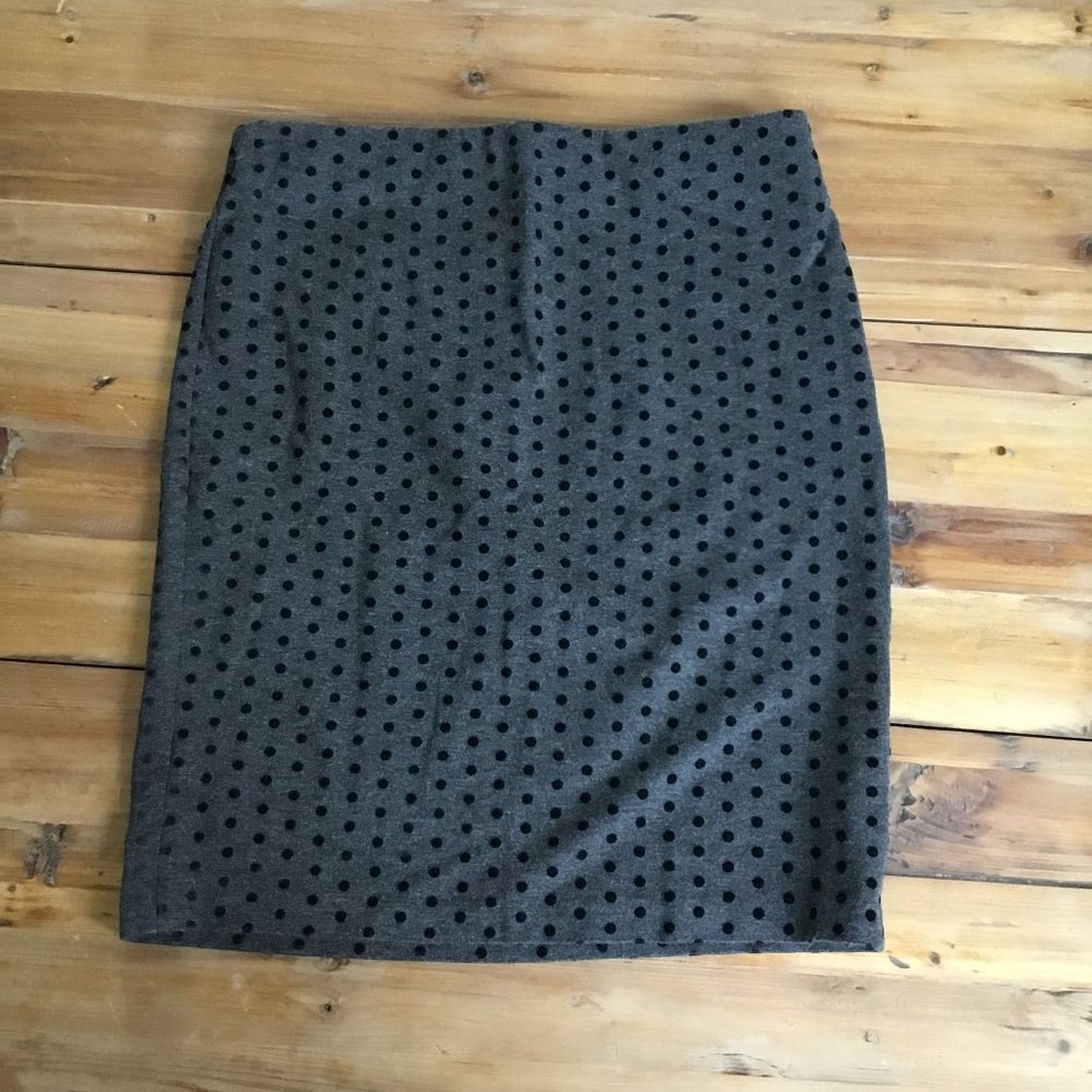 Gray pencil skirt with black polka dots